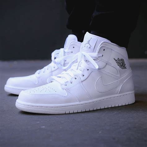 nike jordans 1 wit